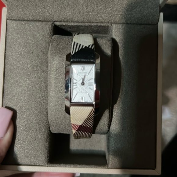 Burberry Watch - Picture 5 of 7